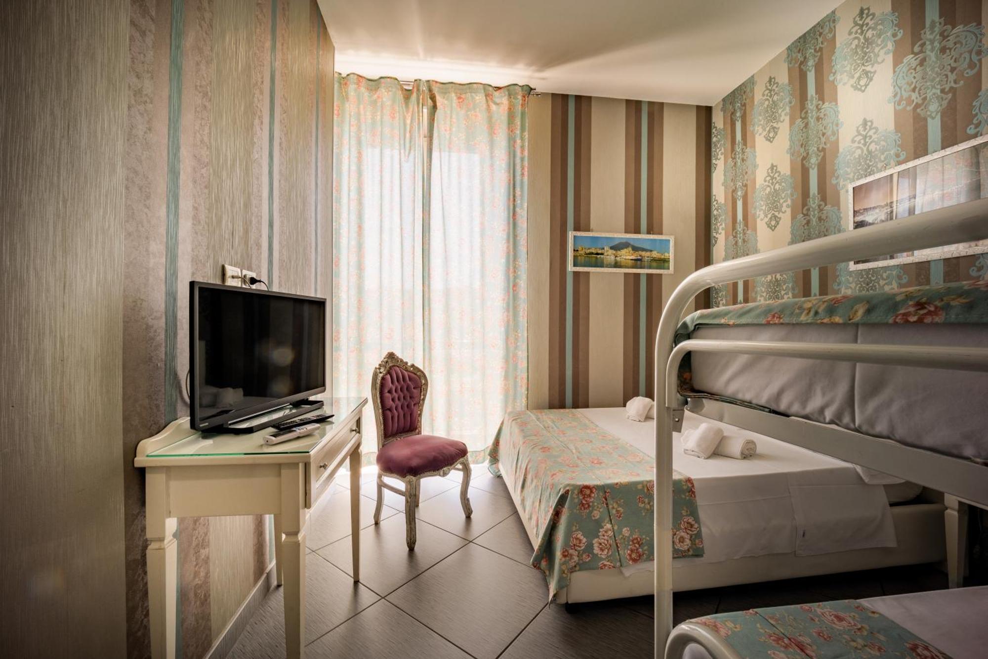 Hotel New Sayonara Naples Luaran gambar
