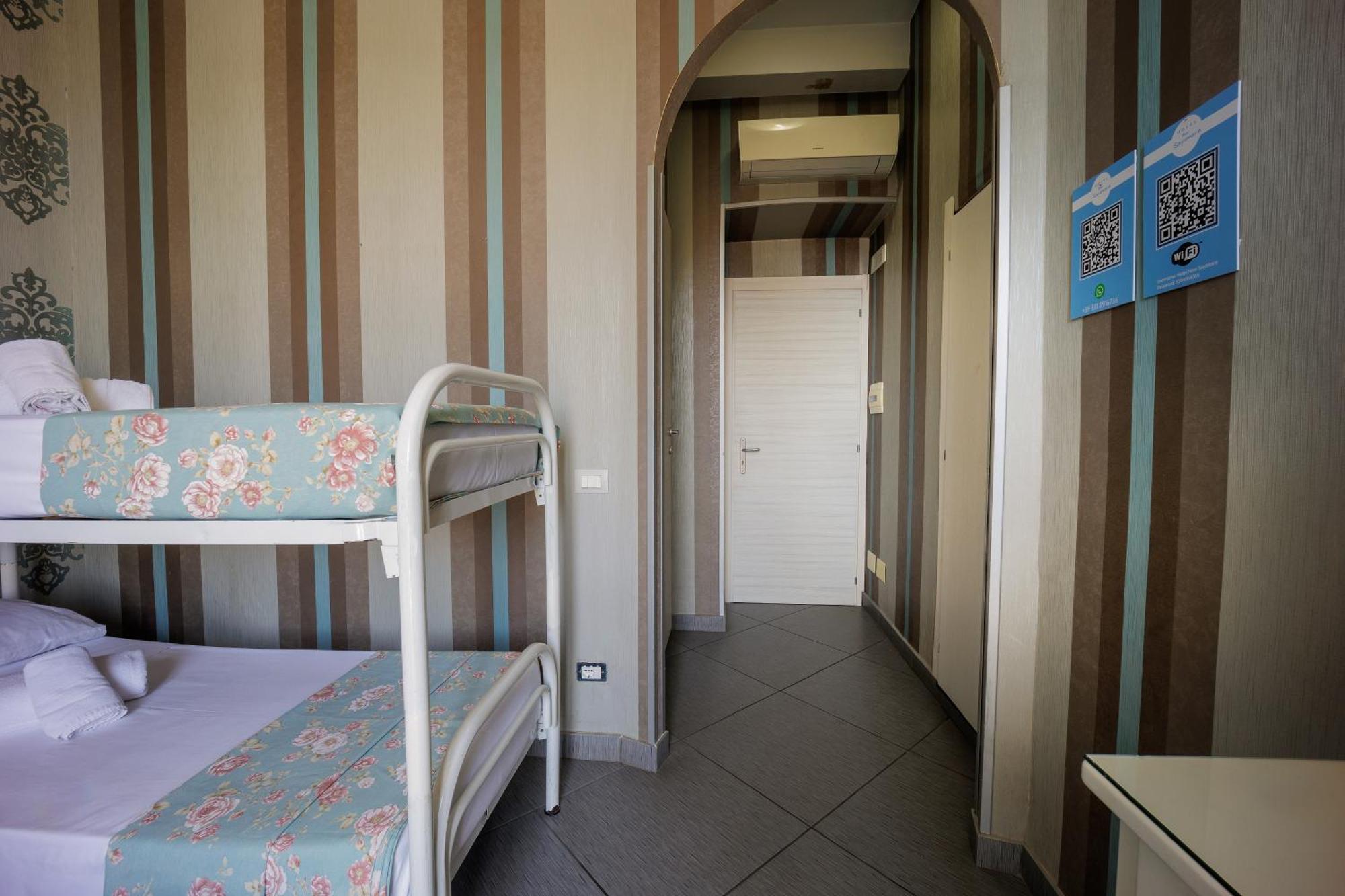Hotel New Sayonara Naples Luaran gambar